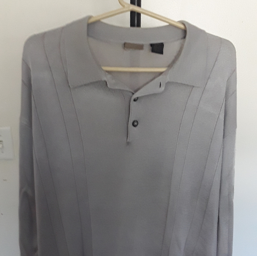 A[X]IST MEN'S SILVER LONG SLEEVE KNIT SHIRT. XXL